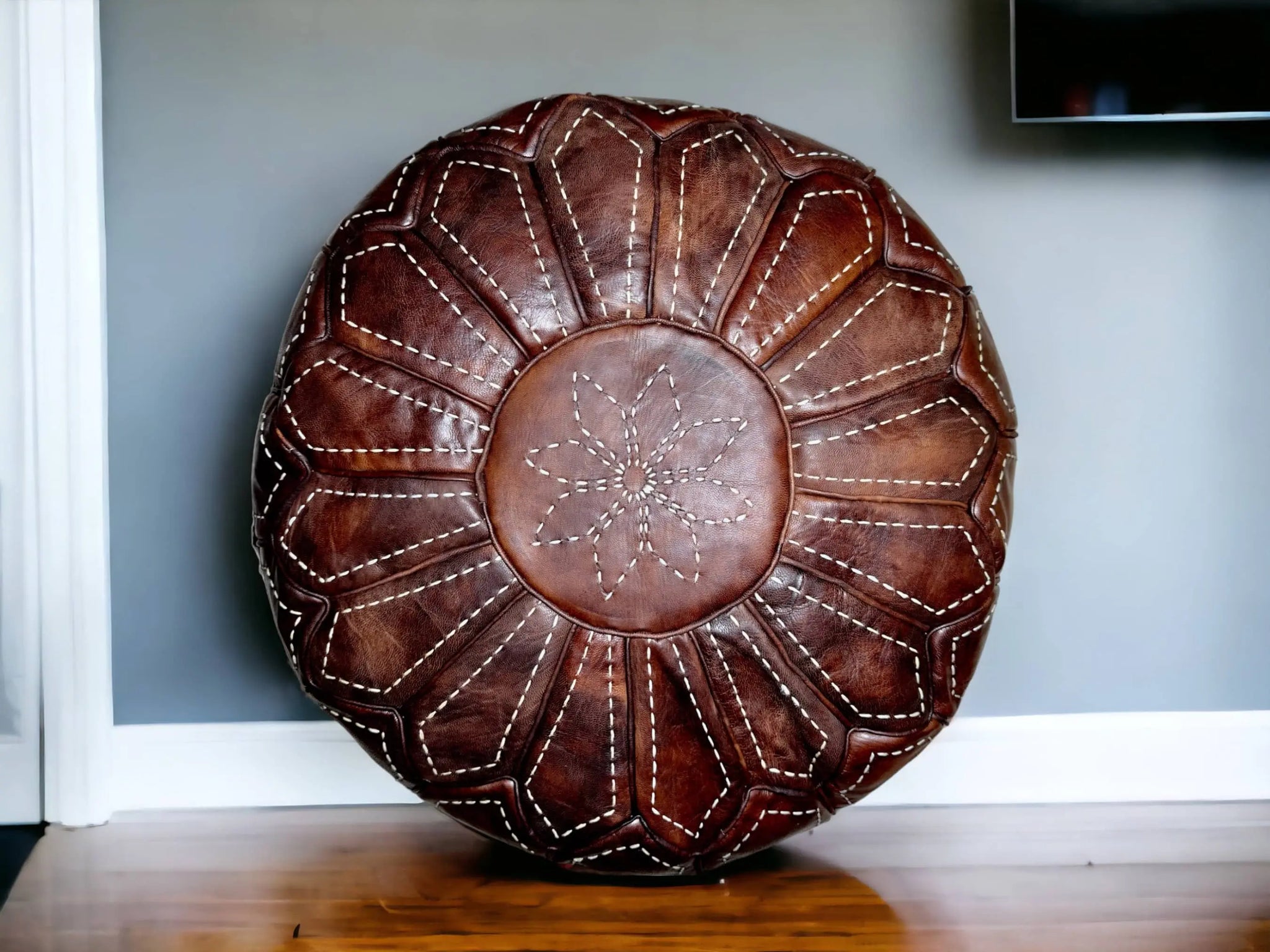 Moroccan Brown Round Pouf: A Rustic Touch of Elegance Soukdecor