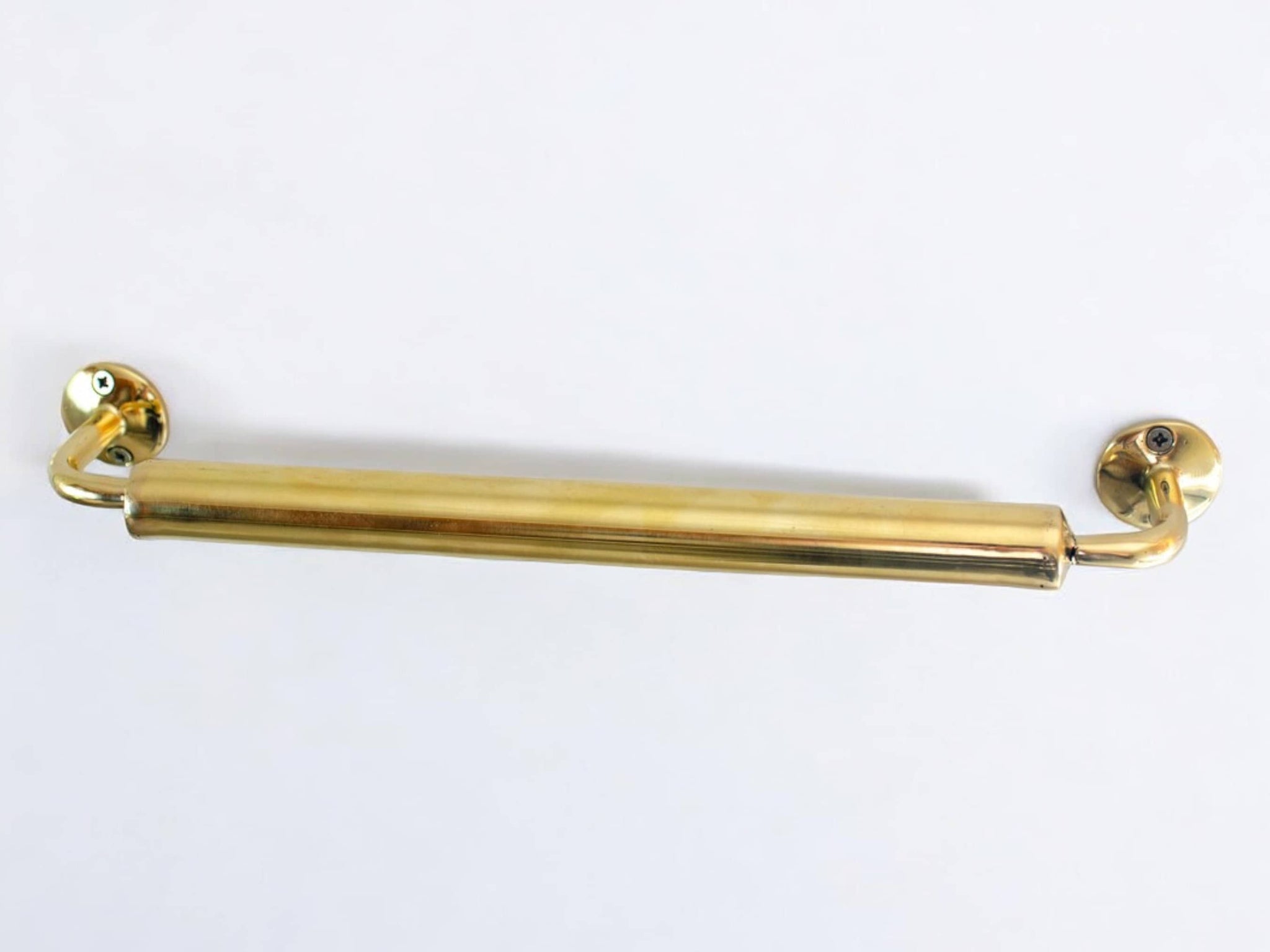 Elegant Brass Towel Holder for Bathroom - Stylish Wall-Mounted Towel Rack Soukdecor