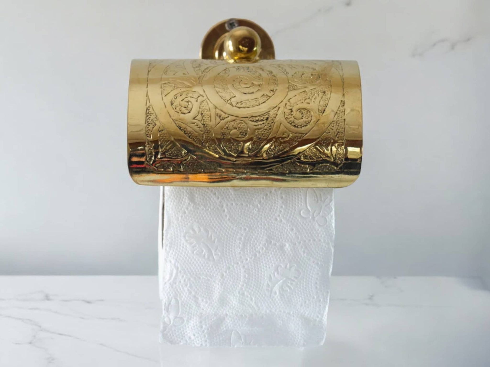 Moroccan Brass Bathroom Wall Art Set - Handcrafted 7-Piece Brass Bath Fixtures Soukdecor